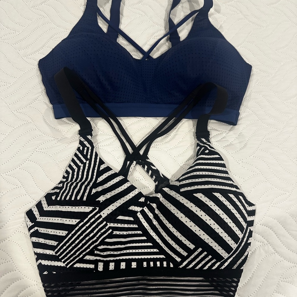 Stylish Women's Strappy Sports Bras - Black & Blue